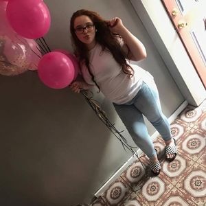 Meet your Posher, Jarielis